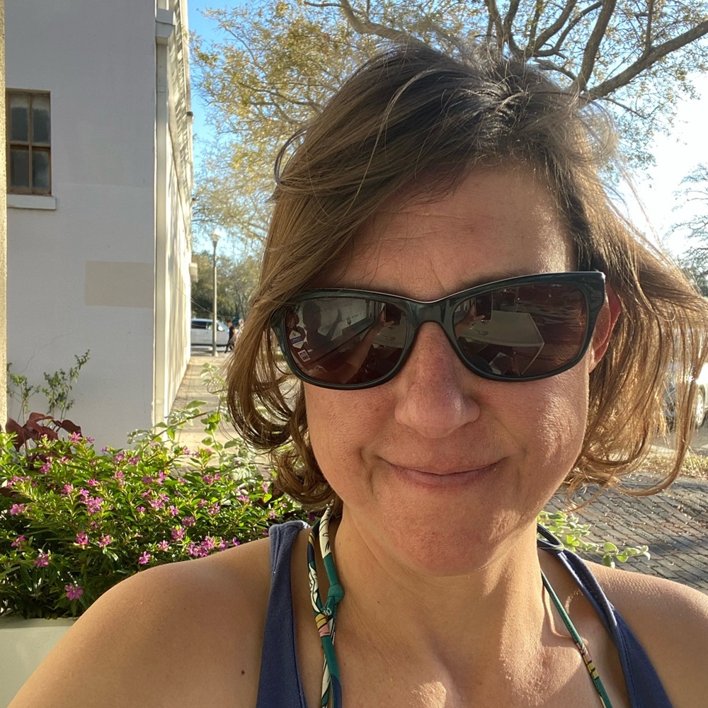 Meet your Posher, Caitlin